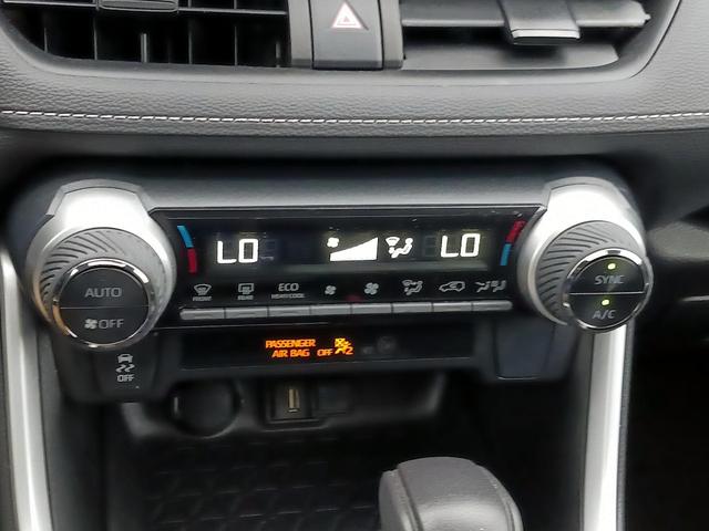 Photo of 2022 Gray Toyota RAV4 Hybrid