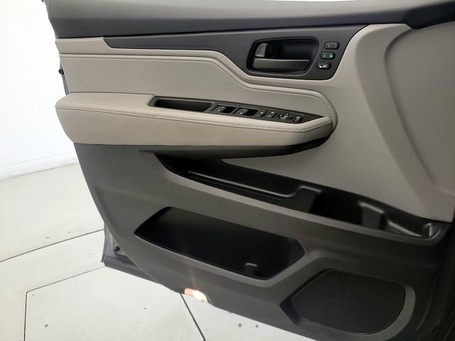 Photo of 2019 Gray Honda Odyssey