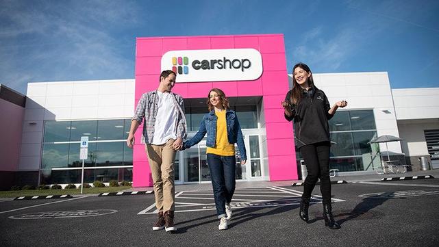 Photo of 2022 Labrador Black Mitsubishi Outlander