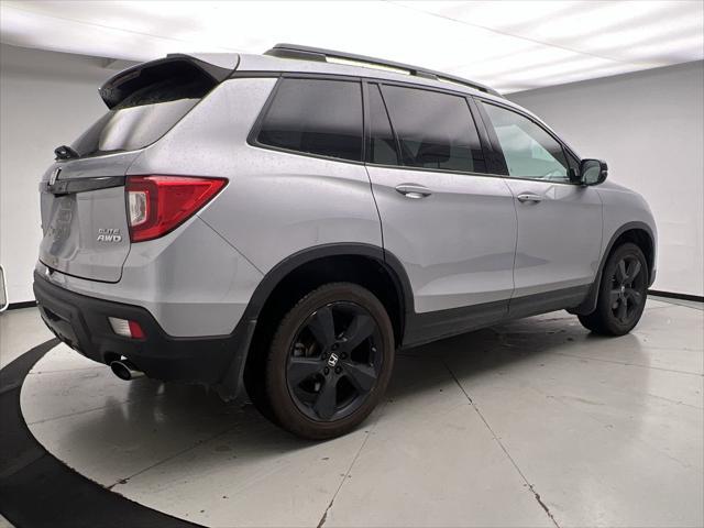 Photo of 2021 Lunar Silver Honda Passport
