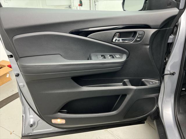Photo of 2021 Lunar Silver Honda Passport