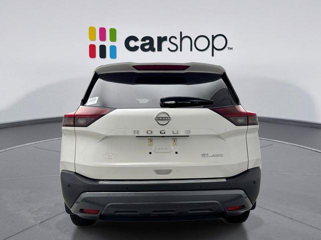 Photo of 2023 Pearl White Tricoat Nissan Rogue