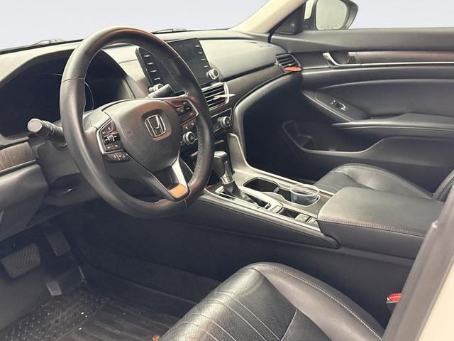 Photo of 2018 Platinum White Honda Accord