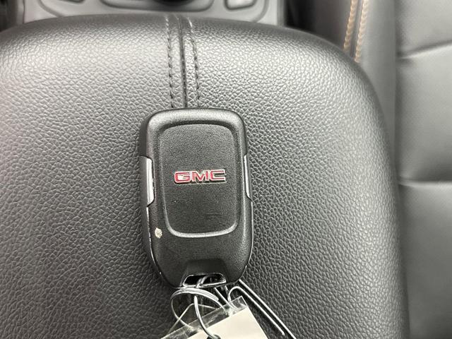 Photo of 2018 Summit White GMC Terrain