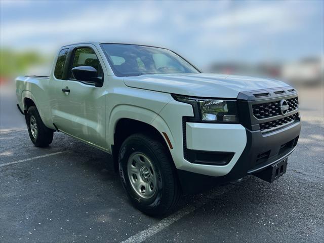 Photo of 2025 Glacier White Nissan Frontier