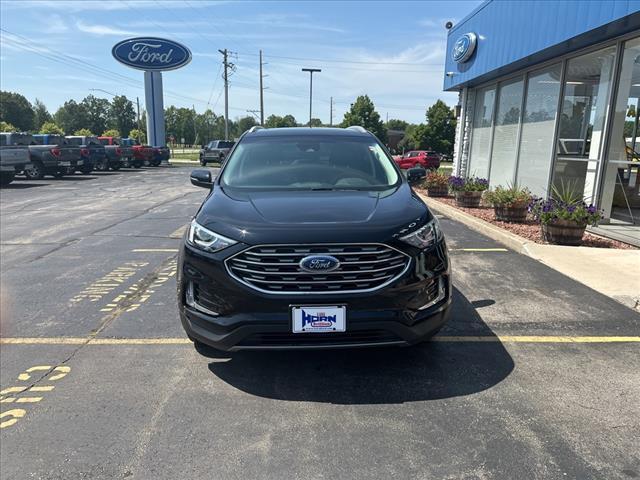 Photo of 2020 Agate Black Ford Edge