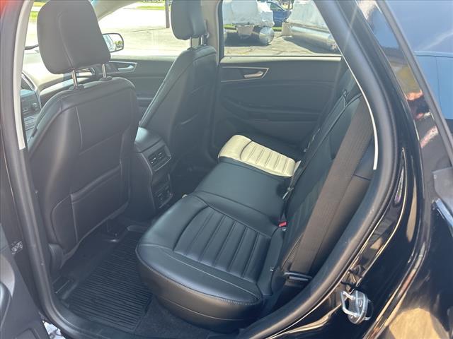 Photo of 2020 Agate Black Ford Edge