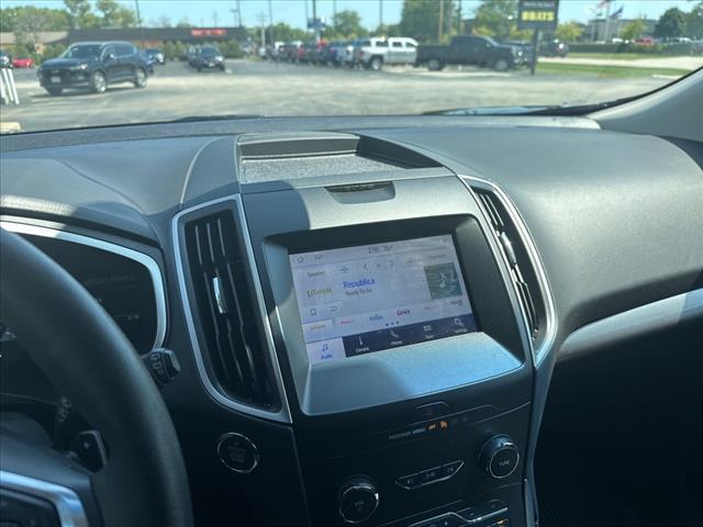 Photo of 2020 Agate Black Ford Edge