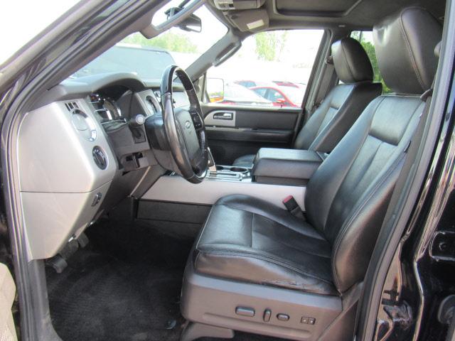 Photo of 2011 Tuxedo Black Metallic Ford Expedition