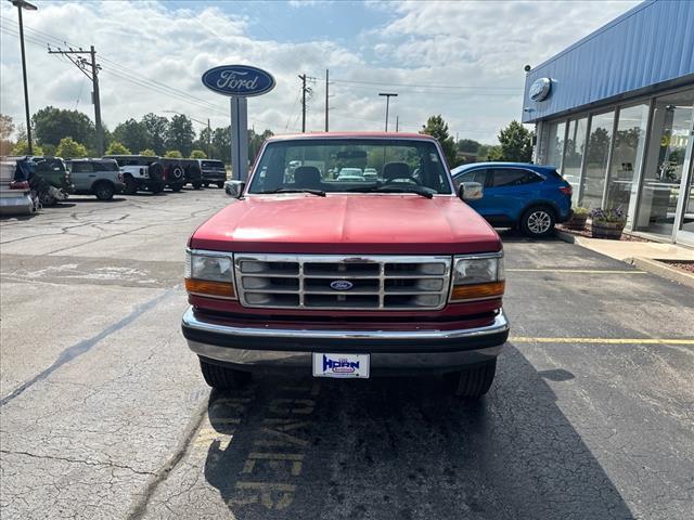 Photo of 1992 Electric Currant Red Pearl Metallic Ford F-150