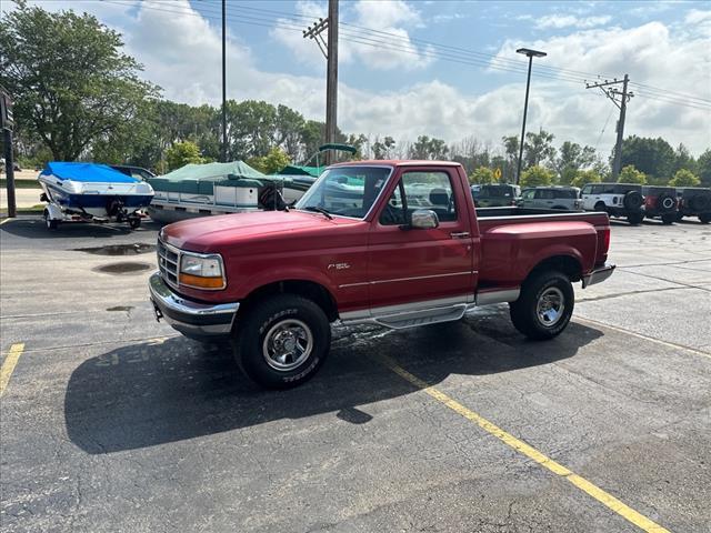 Photo of 1992 Electric Currant Red Pearl Metallic Ford F-150