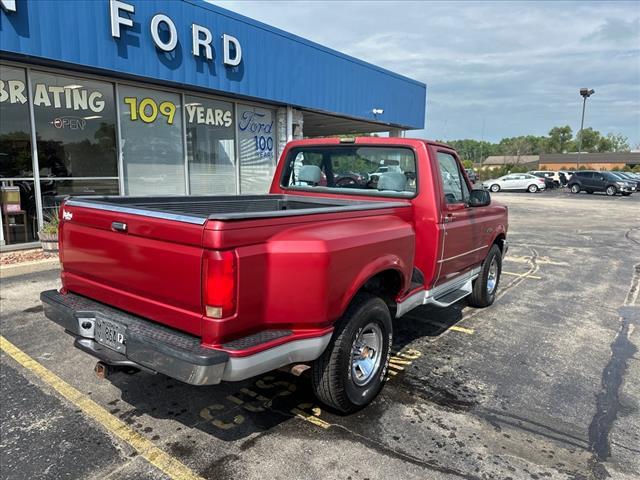 Photo of 1992 Electric Currant Red Pearl Metallic Ford F-150