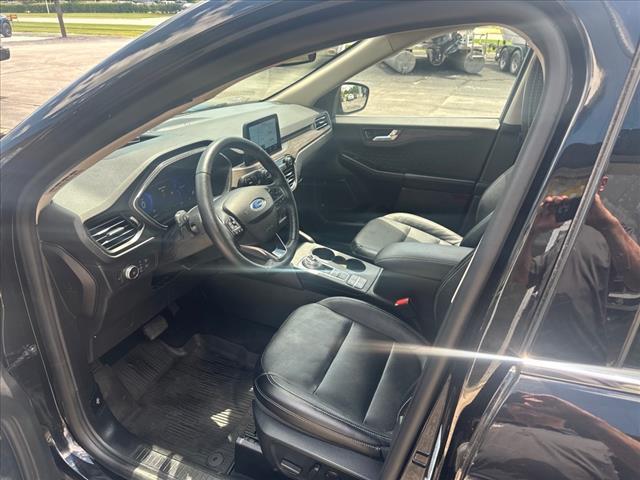 Photo of 2020 Agate Black Ford Escape
