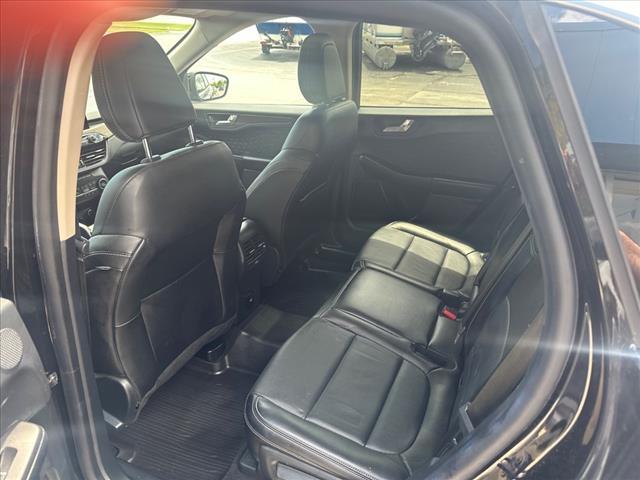 Photo of 2020 Agate Black Ford Escape