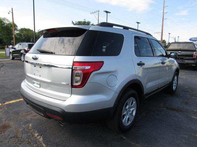 Photo of 2014 Ingot Silver Metallic Ford Explorer