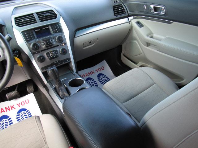 Photo of 2014 Ingot Silver Metallic Ford Explorer