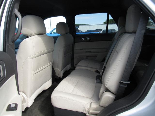 Photo of 2014 Ingot Silver Metallic Ford Explorer