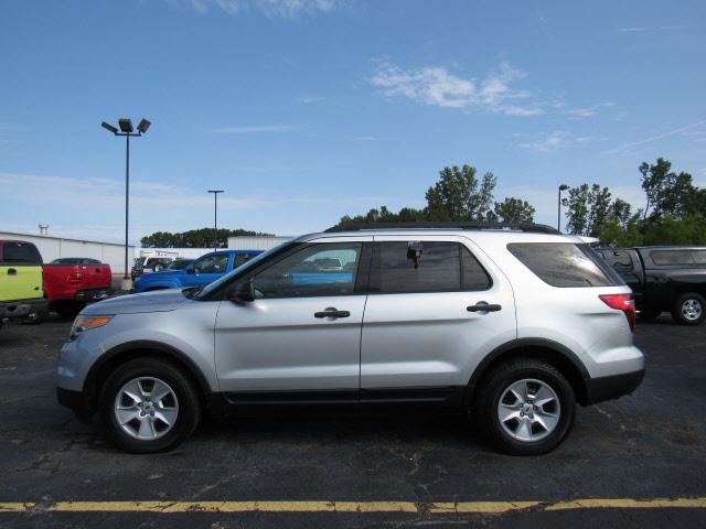 Photo of 2014 Ingot Silver Metallic Ford Explorer