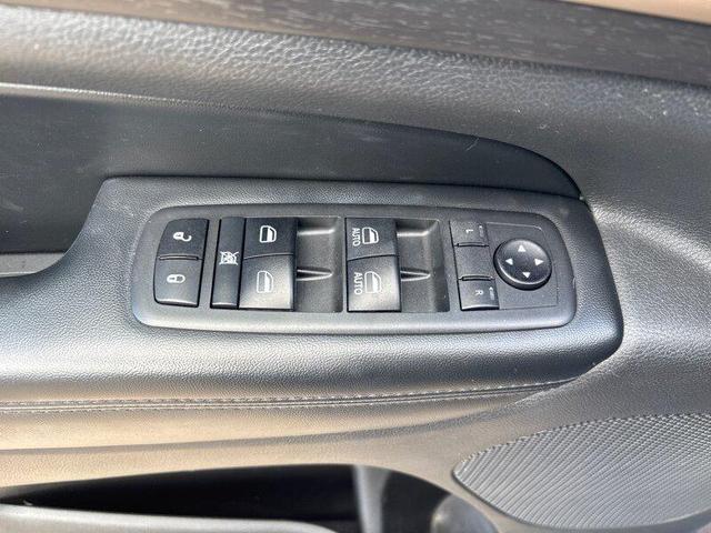 Photo of 2016 True Blue Pearlcoat Jeep Grand Cherokee
