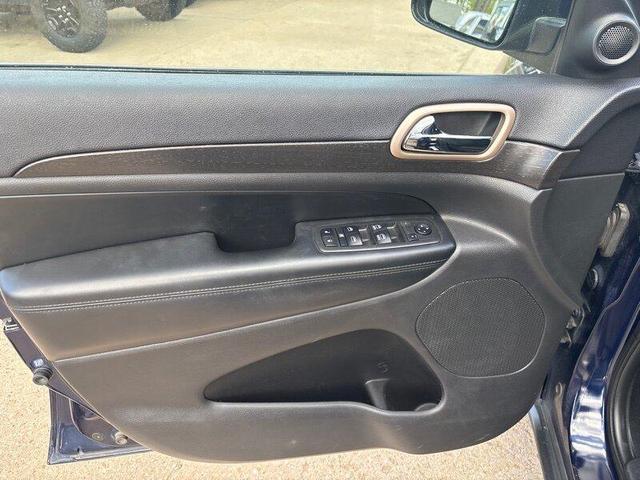 Photo of 2016 True Blue Pearlcoat Jeep Grand Cherokee