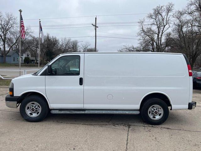 Photo of 2014 Summit White GMC Savana 2500
