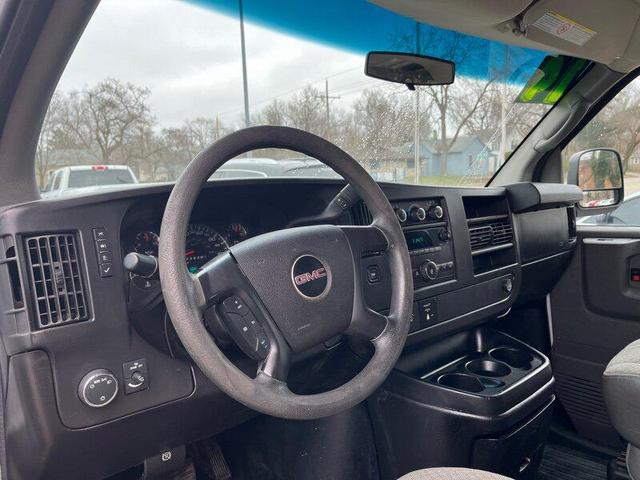 Photo of 2014 Summit White GMC Savana 2500