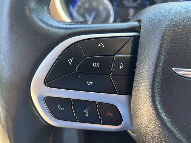 Photo of 2018 Gray Chrysler Pacifica