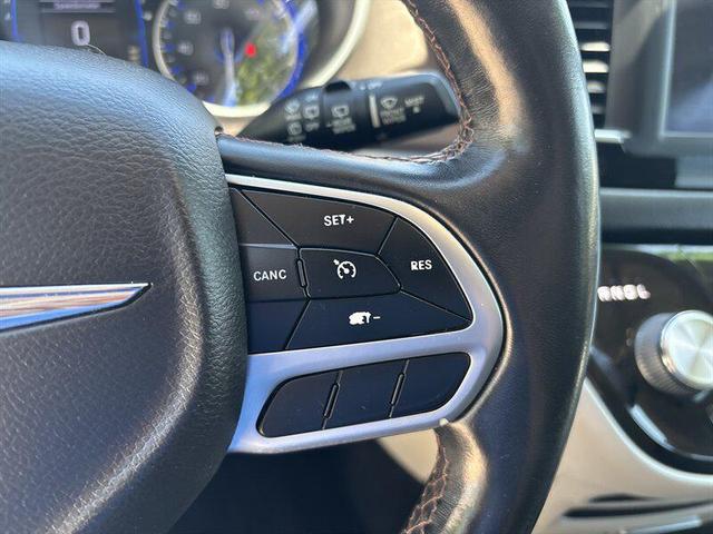 Photo of 2018 Gray Chrysler Pacifica