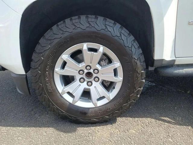Photo of 2018 Summit White Chevrolet Colorado