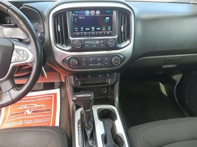 Photo of 2018 Summit White Chevrolet Colorado