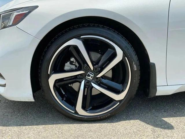 Photo of 2020 Platinum White Pearl Honda Accord
