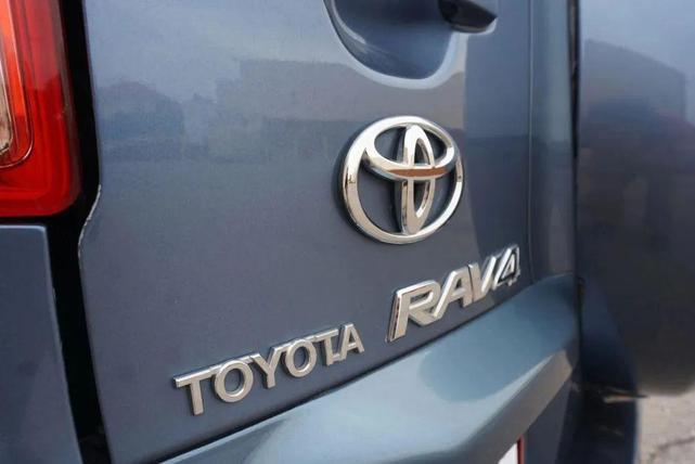 Photo of 2007 Blue Toyota RAV4