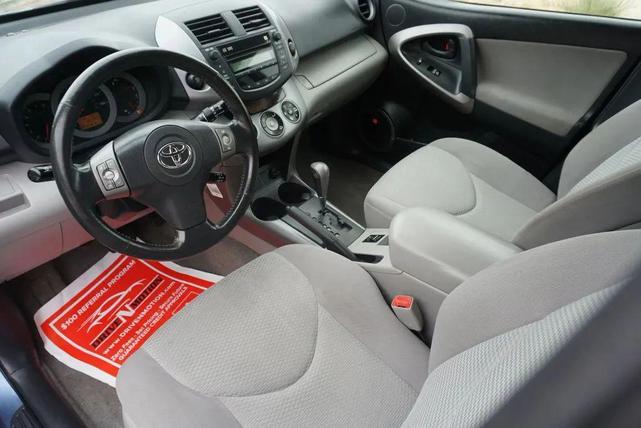 Photo of 2007 Blue Toyota RAV4