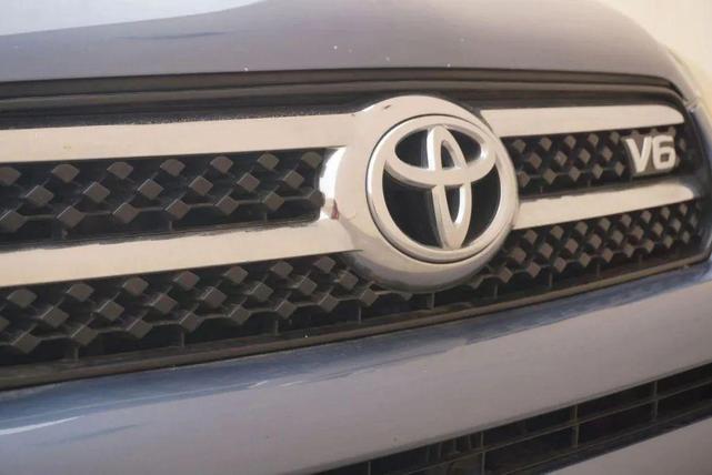 Photo of 2007 Blue Toyota RAV4