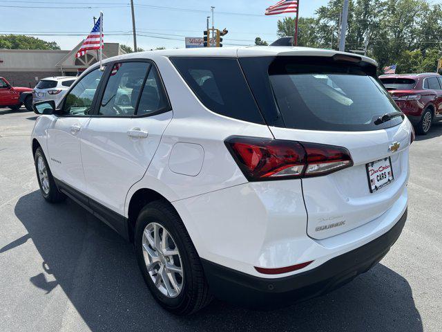 Photo of 2024 Summit White Chevrolet Equinox