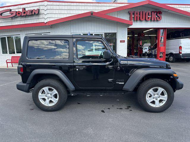 Photo of 2021 Black Clearcoat Jeep Wrangler