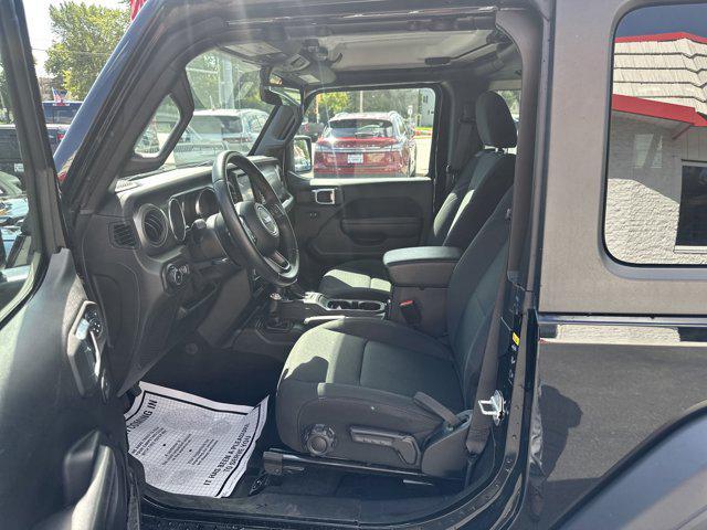 Photo of 2021 Black Clearcoat Jeep Wrangler