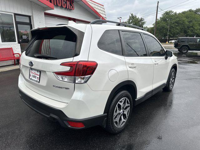 Photo of 2020 Crystal White Pearl Subaru Forester