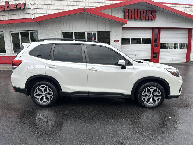 Photo of 2020 Crystal White Pearl Subaru Forester