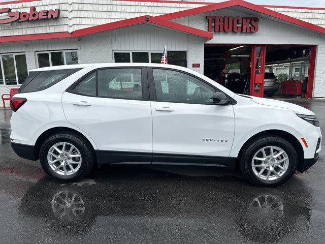 Photo of 2024 Summit White Chevrolet Equinox