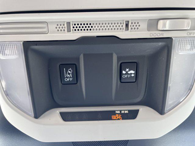Photo of 2022 Crystal White Pearl Subaru Forester