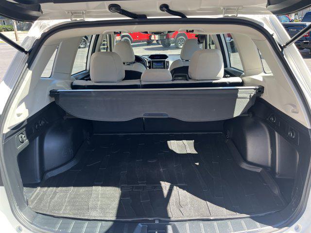 Photo of 2022 Crystal White Pearl Subaru Forester