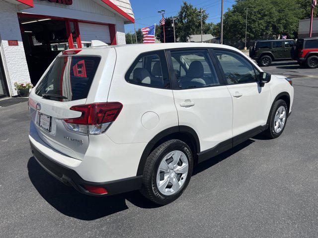 Photo of 2022 Crystal White Pearl Subaru Forester