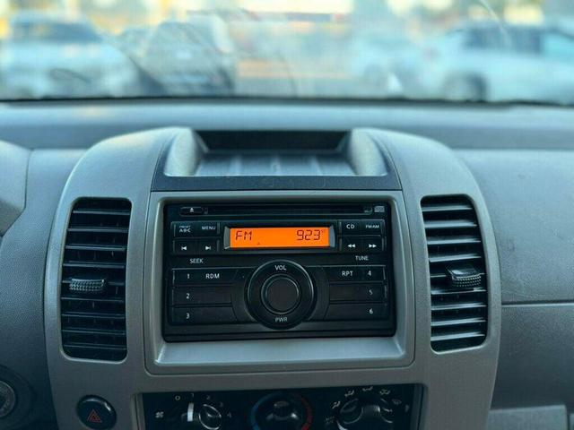 Photo of 2013 Super Black Nissan Frontier