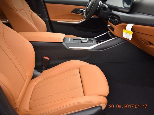 Photo of 2025 Black Sapphire Metallic BMW 330