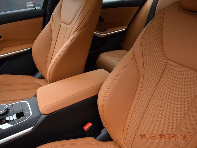Photo of 2025 Black Sapphire Metallic BMW 330