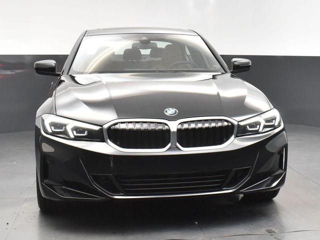 Photo of 2025 Black Sapphire Metallic BMW 330