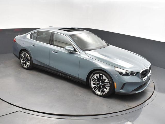 2024 BMW 530