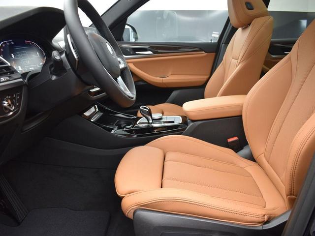 Photo of 2024 Black Sapphire Metallic BMW X3
