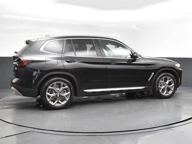 Photo of 2024 Black Sapphire Metallic BMW X3